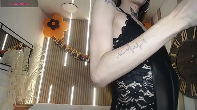 Aniie Doll online show from 10.15.25