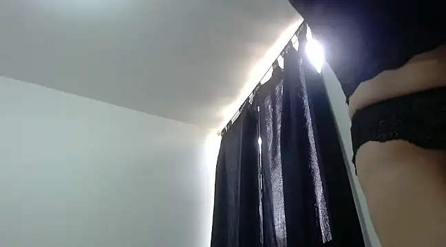 Snapshot of nicolle_milf1978 chatting on 02.22.25 nicolle milf1978 online show from 02.22.25