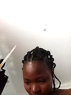 Snapshot of Darling-dee chatting on 03.05.25 Darling-dee online show from 03.05.25