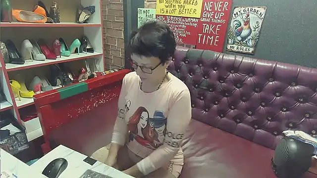 Lily4yourfun online show from 01.04.25