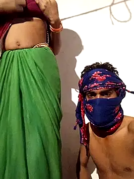 Snapshot of Suhani512 chatting on 01.05.25 Suhani512 online show from 01.05.25