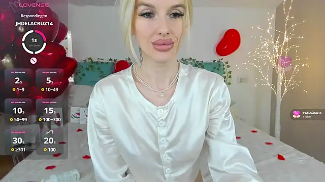 Lana kitty   online show from 02.17.25