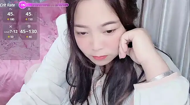 Snapshot of wuwu-w chatting on 12.10.24 wuwu-w online show from 12.10.24