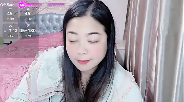 Snapshot of wuwu-w chatting on 12.12.24 wuwu-w online show from 12.12.24