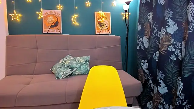 Snapshot of Xloe_Queen chatting on 03.13.25 Xloe Queen online show from 03.13.25