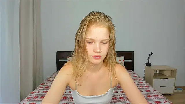 Xloe Queen online show from 06.05.26