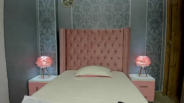 pola adams  online show from 02.05.25