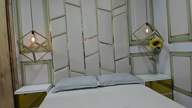 pola adams  online show from 03.03.25