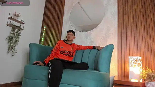 Snapshot of Jeffry_wolvess chatting on 01.25.25 Jeffry wolvess online show from 01.25.25