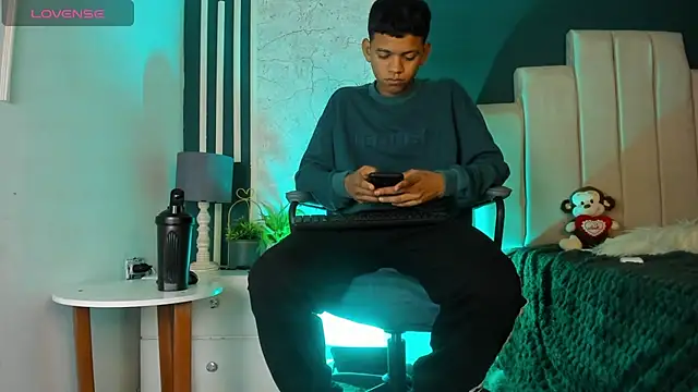 Snapshot of Jeffry_wolvess chatting on 03.04.25 Jeffry wolvess online show from 03.04.25