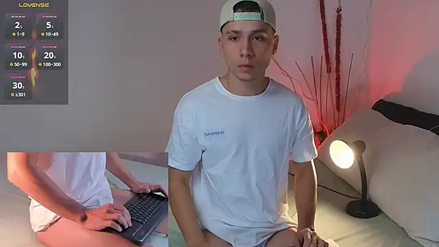 Snapshot of NathanGreyX chatting on 02.12.25 NathanGreyX online show from 02.12.25