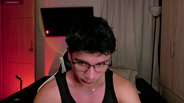 Snapshot of NathanGreyX chatting on 09.09.25 NathanGreyX online show from 09.09.25