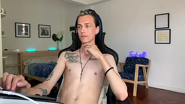 Den BlueXx online show from 12.18.24