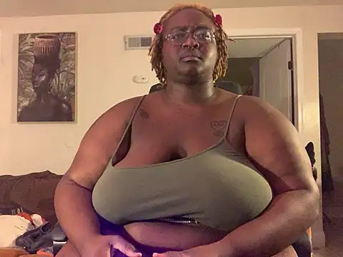 BigKittyRaven online show from 01.12.25