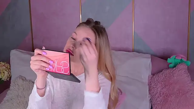 BeatriceEsmont online show from 01.24.25