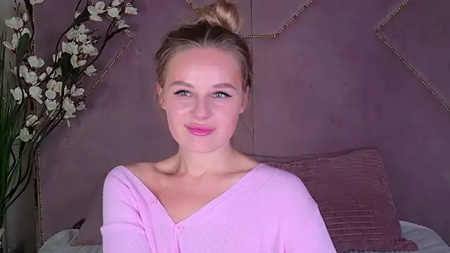 BeatriceEsmont online show from 02.24.25