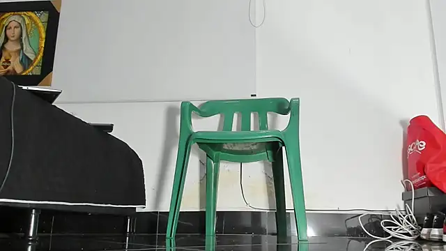 Snapshot of latin_bbc chatting on 10.02.25 latin bbc online show from 10.02.25