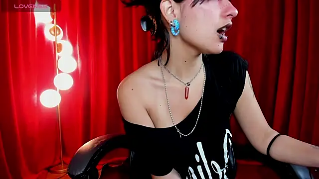 lilith hart online show from 01.31.25