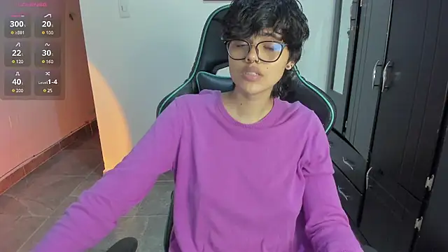 Snapshot of gooddess_isis chatting on 01.04.25 gooddess isis online show from 01.04.25