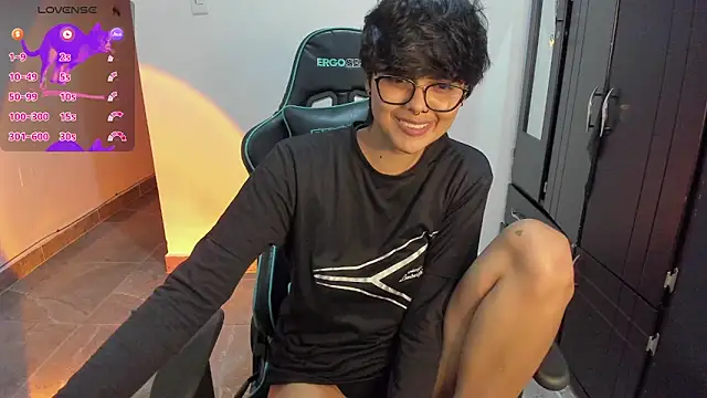 Snapshot of gooddess_isis chatting on 01.07.25 gooddess isis online show from 01.07.25