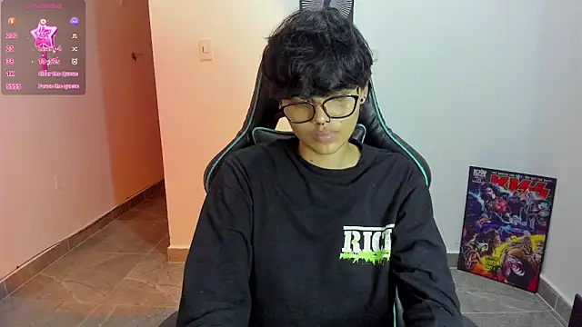 Snapshot of gooddess_isis chatting on 02.10.25 gooddess isis online show from 02.10.25