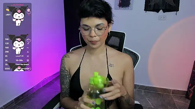 Snapshot of gooddess_isis chatting on 10.22.25 gooddess isis online show from 10.22.25