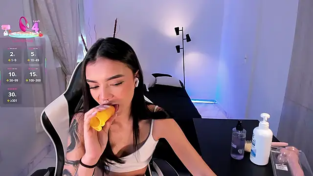 AnabelWolf online show from 09.19.25