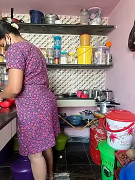 Snapshot of Tamil_Shalini_Lustyy chatting on 10.12.25 Tamil Shalini Lustyy online show from 10.12.25