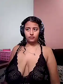 Snapshot of Babydol18_ chatting on 02.01.25 Babydol18 online show from 02.01.25