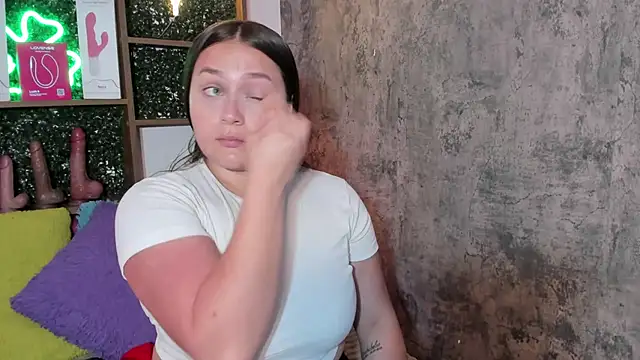 Snapshot of cherry_coper chatting on 10.14.25 cherry coper online show from 10.14.25