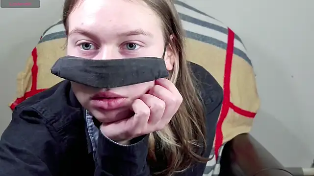 Mikki5P online show from 02.11.25