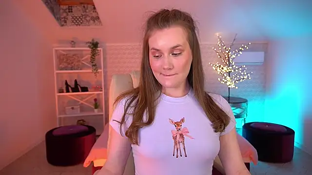 Snapshot of FoxyyKate chatting on 05.20.26 FoxyyKate online show from 05.20.26