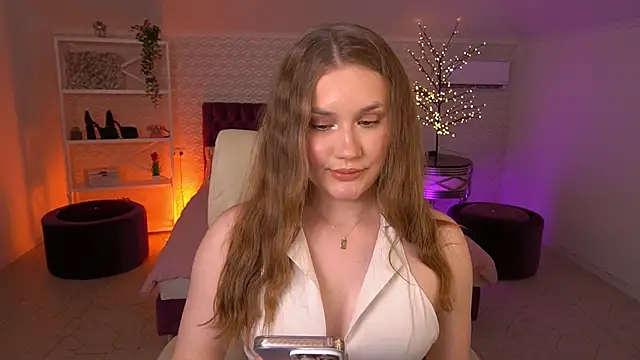 Snapshot of FoxyyKate chatting on 05.22.26 FoxyyKate online show from 05.22.26