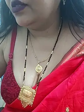 Snapshot of Mayuri77 chatting on 02.14.25 Mayuri77 online show from 02.14.25