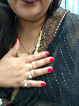 Snapshot of Mayuri77 chatting on 02.15.25 Mayuri77 online show from 02.15.25