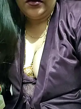 Snapshot of Mayuri77 chatting on 02.26.25 Mayuri77 online show from 02.26.25