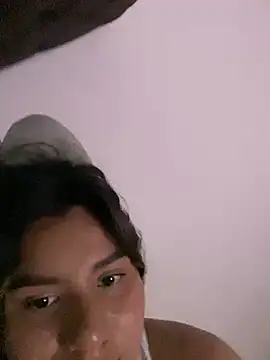 Snapshot of mia_quispe chatting on 02.13.25 mia quispe online show from 02.13.25