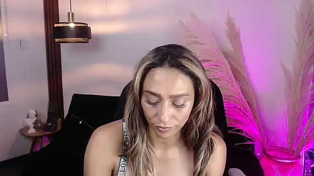 Snapshot of salome_drasin chatting on 09.12.25 salome drasin online show from 09.12.25