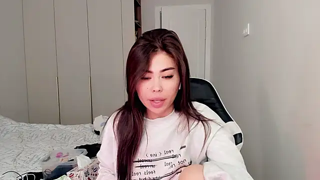 may mia online show from 03.05.26