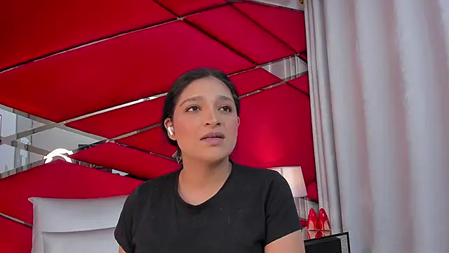 Snapshot of AdeleGray chatting on 02.07.25 AdeleGray online show from 02.07.25