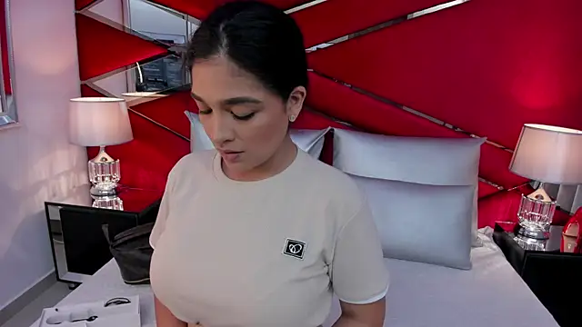 Snapshot of AdeleGray chatting on 03.21.25 AdeleGray online show from 03.21.25