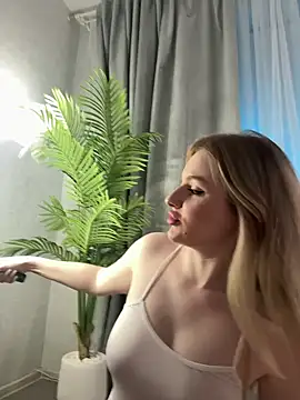 Snapshot of CaseyCumFace chatting on 10.09.25 CaseyCumFace online show from 10.09.25