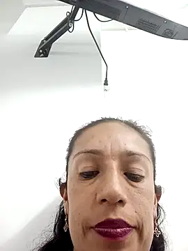 yaz guzman online show from 02.12.25