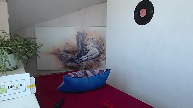 Luxuriouss s online show from 09.26.25