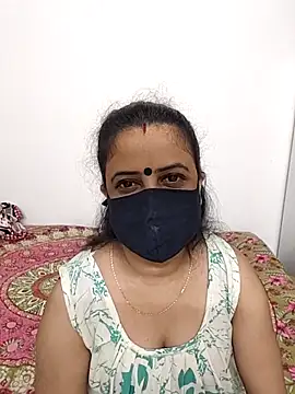 Snapshot of Cute-manisha chatting on 04.02.26 Cute-manisha online show from 04.02.26