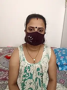 Snapshot of Cute-manisha chatting on 04.08.26 Cute-manisha online show from 04.08.26