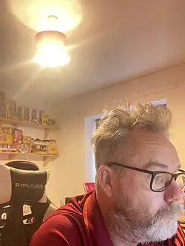 patentheelman74 online show from 12.10.24