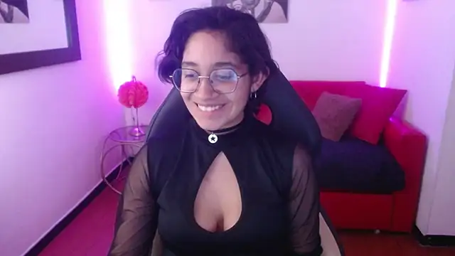 Lili Gomez  online show from 02.03.25