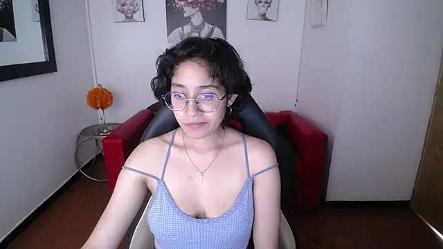Lili Gomez  online show from 02.10.25