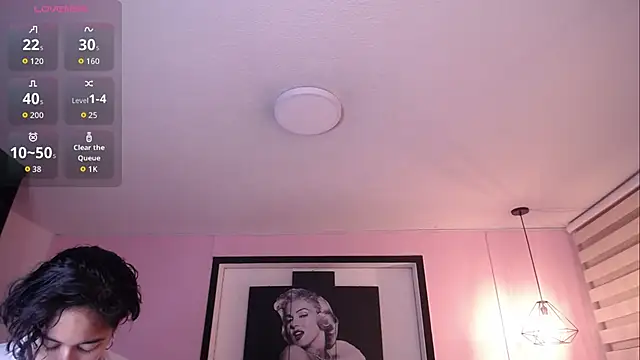 Lili Gomez  online show from 09.26.25